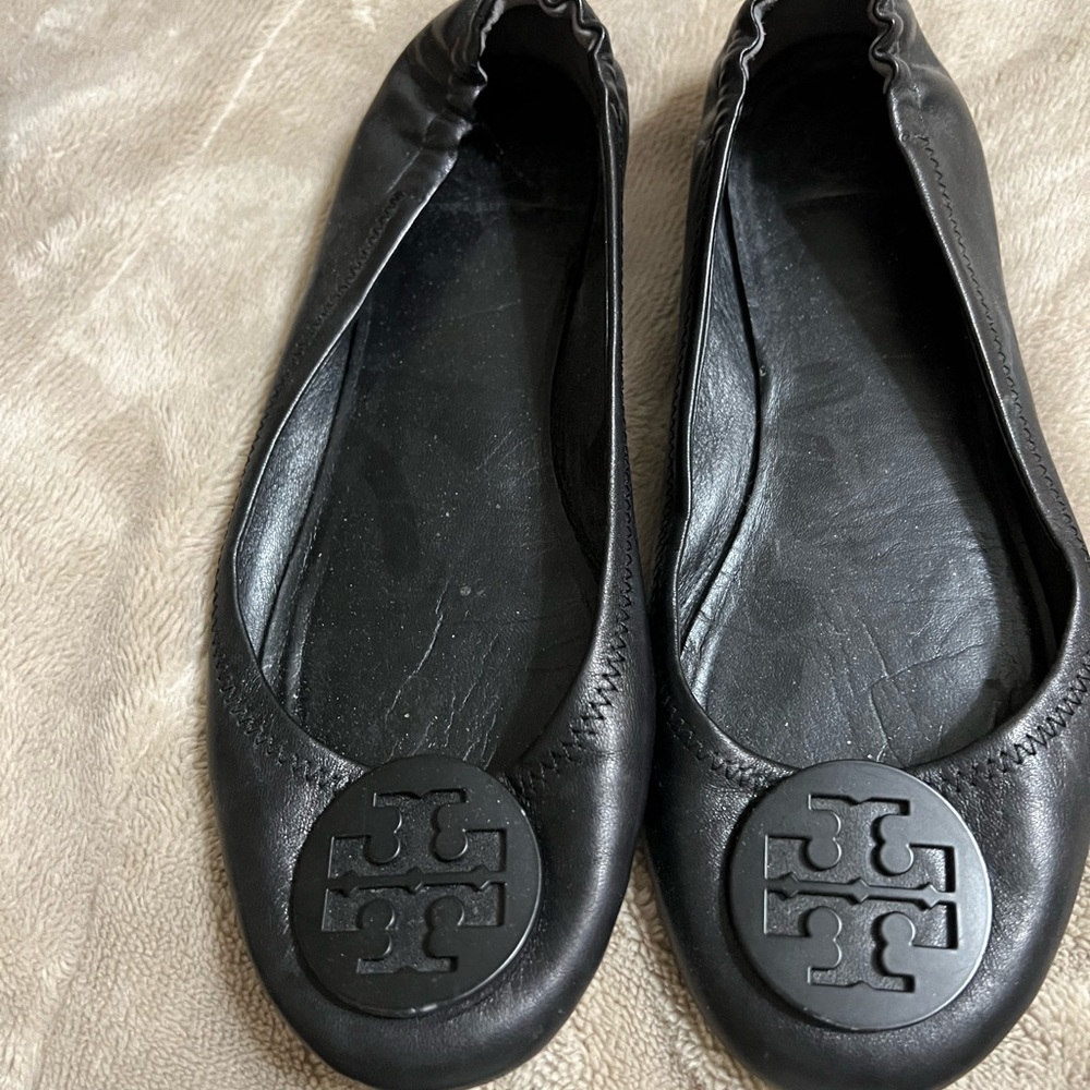 Tory burch flats- black